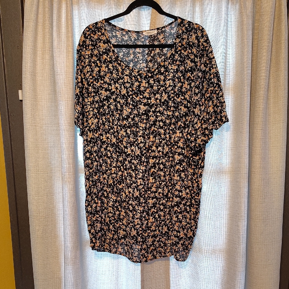 Chic Soul Black and Cream Floral Blouse